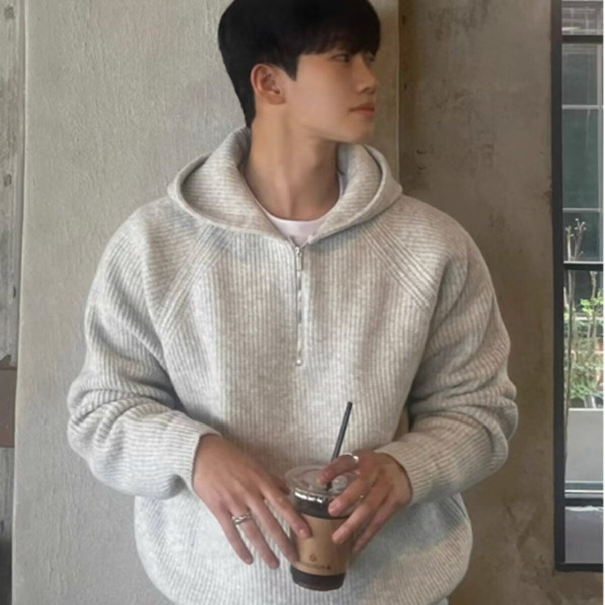 Demi-season sweater with zipper with hood