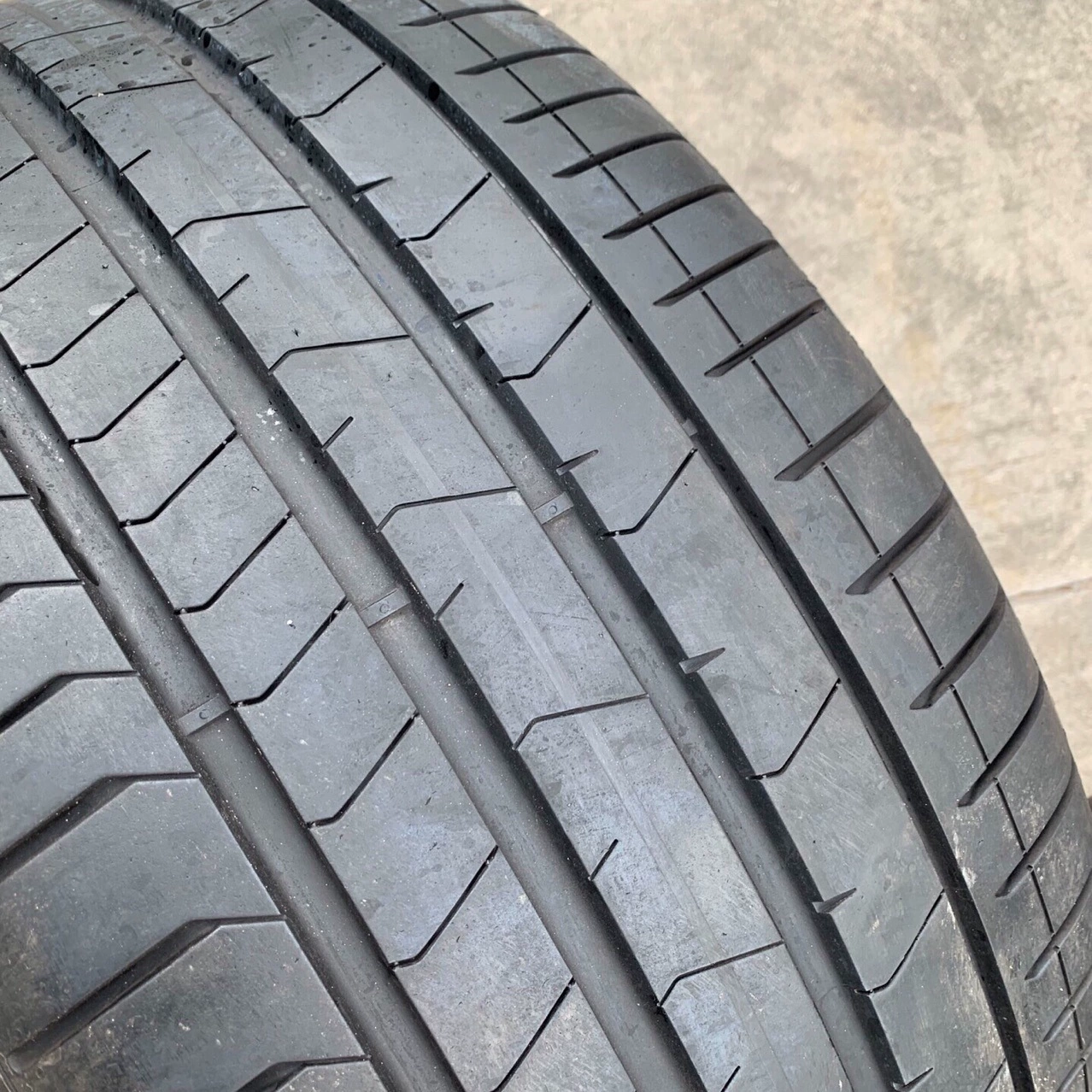Б/у шины Pirelli для Tesla MODEL Y/3 255/45R19 255/35R21 275/35R21