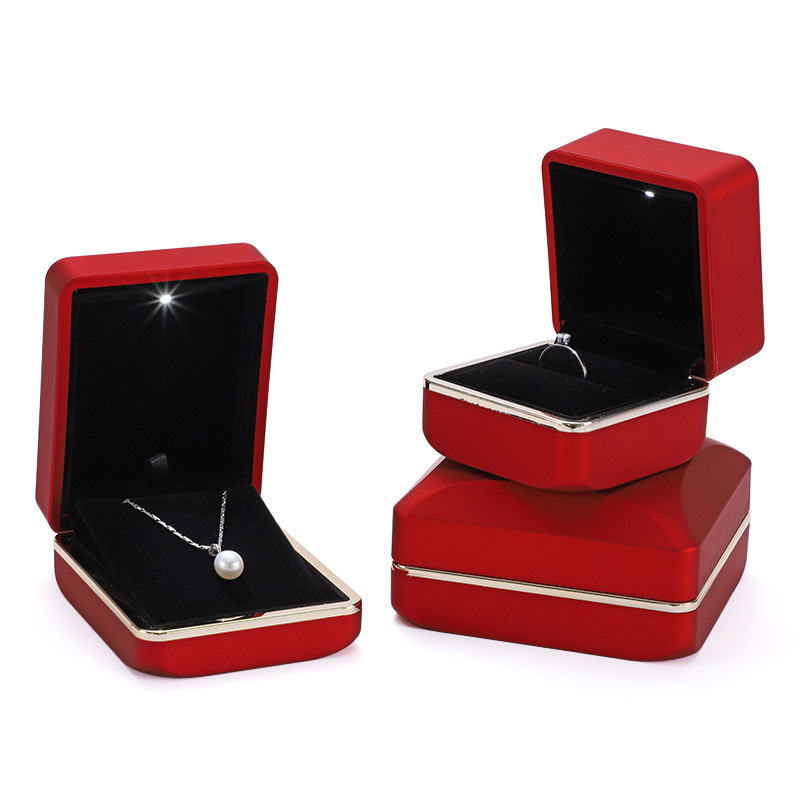 经典喷漆镀金边框LED灯发光翻盖首饰盒子戒指项链吊坠手镯珠宝盒