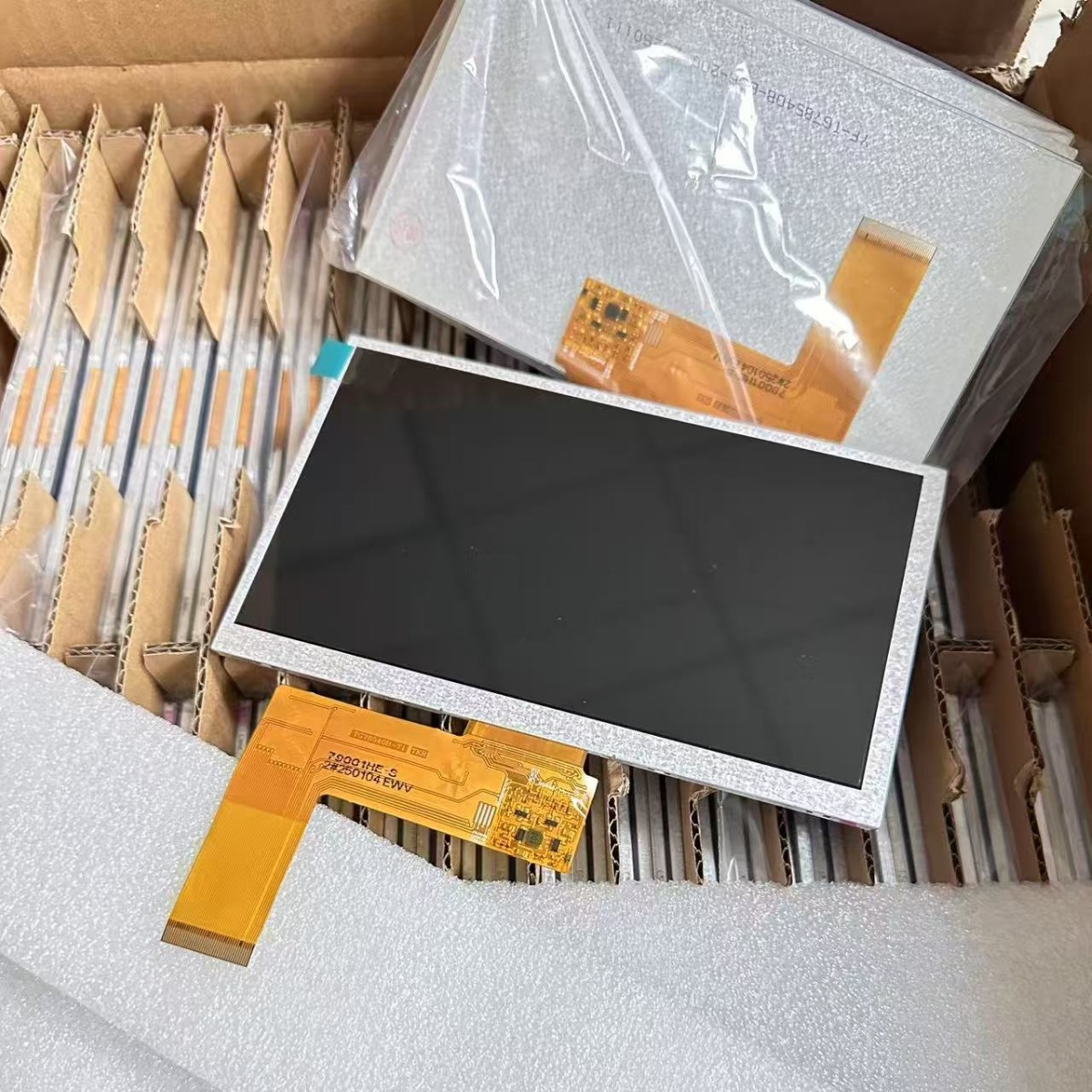 7寸导航液晶屏 800*480 tn   1024*60分辨率  ips屏幕 亮度 500