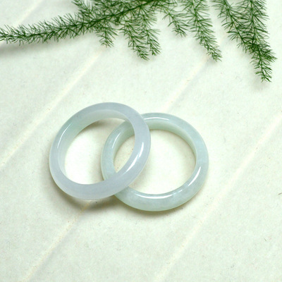 natural Emerald Ice waxy kind jade White background Ring ring Ring Ring Parts lady Bracelets Bulk Wholesale