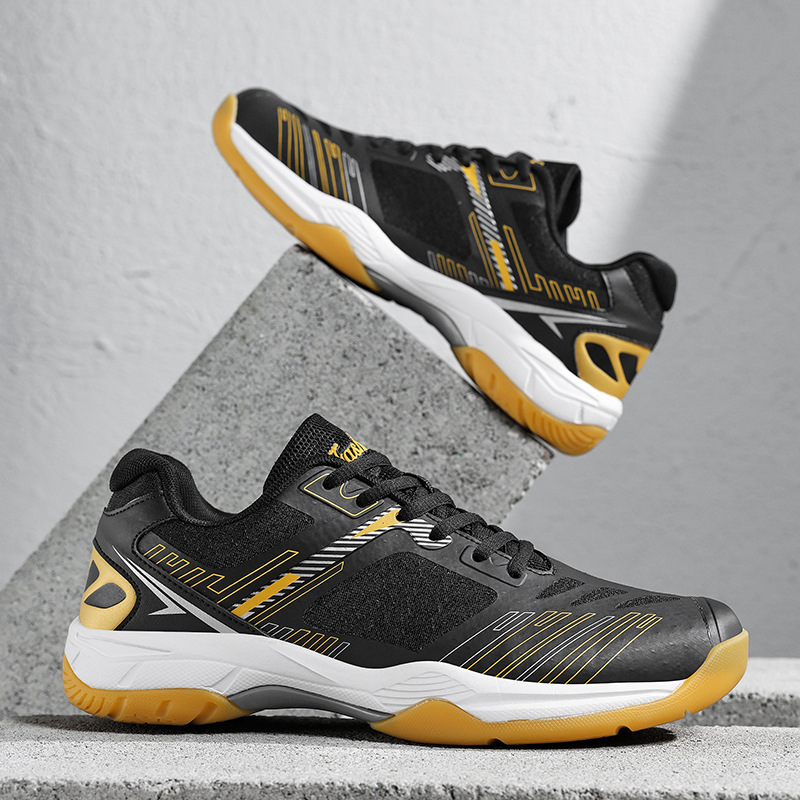 W272 black
