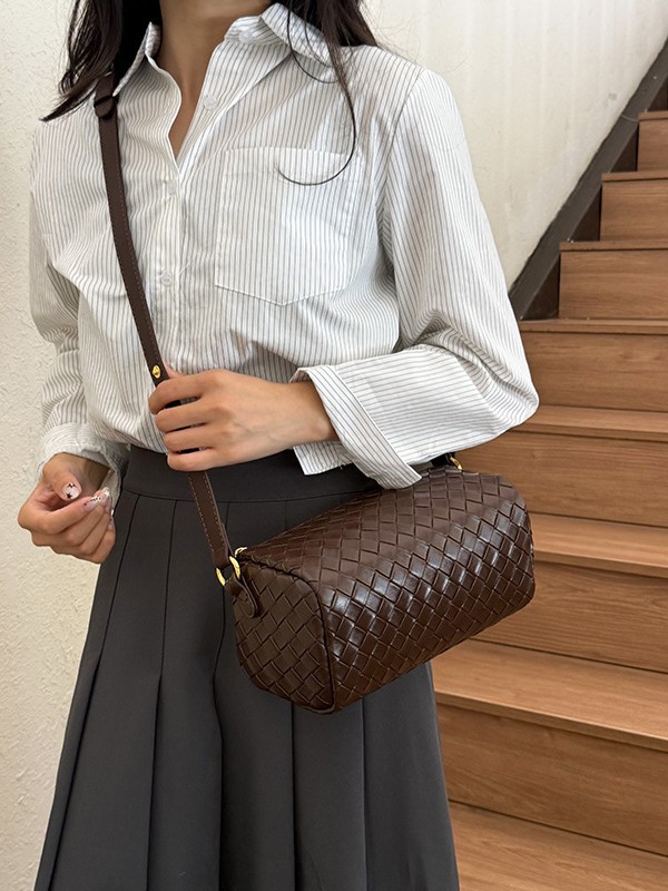 Bolso para mujeres 2026 comercio exterior nuevo estilo de alta textura moda trenzado bolso cuadrado de viaje universal de hombro mochila