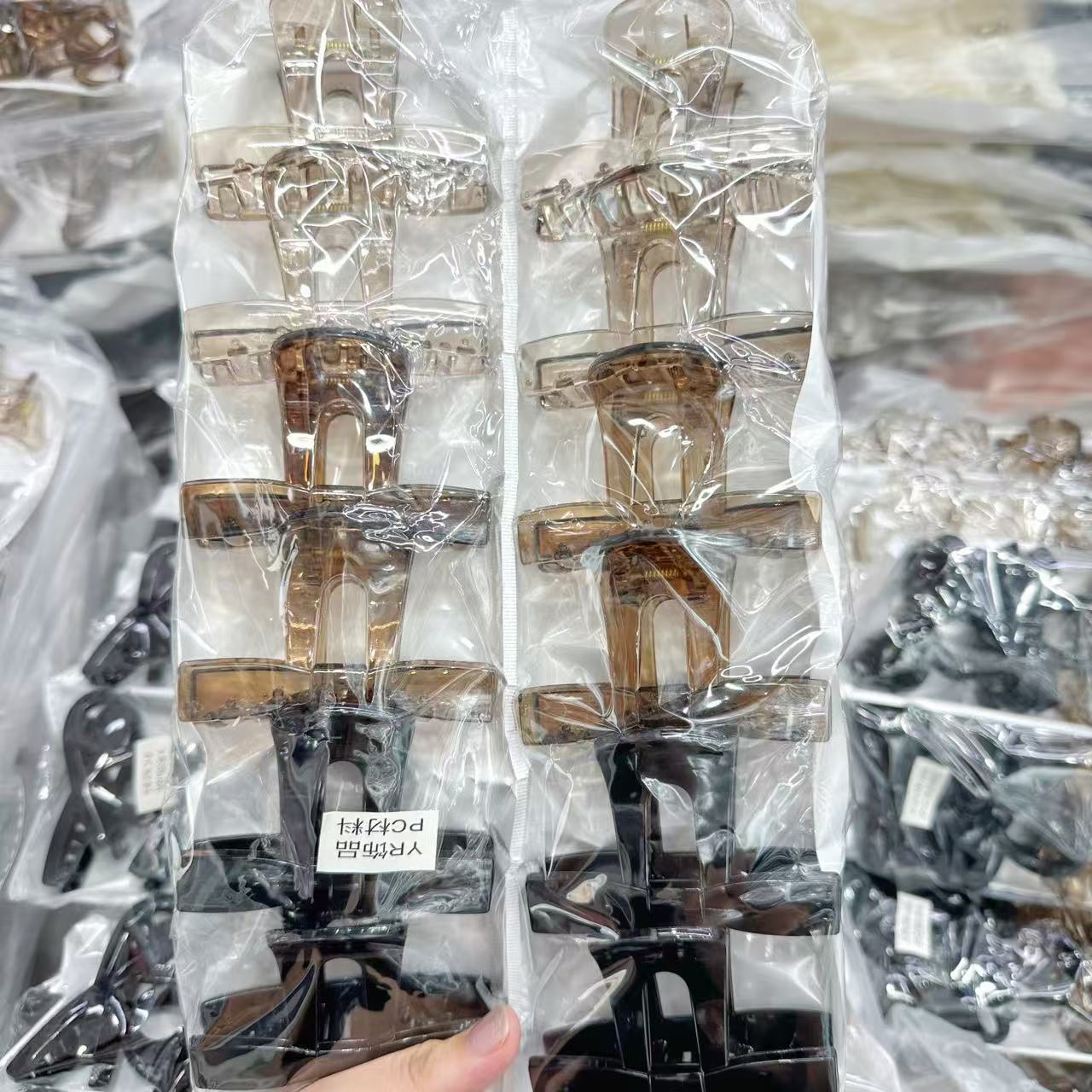 Amazon transfronteriza pintura de goma de gran tamaño clip de pelo espalda Cabeza de tiburón clip de pelo volumen multi horquilla dos yuanes accesorios para el cabello al por mayor