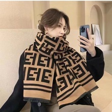 仿羊绒字母披肩围巾女秋冬季新款高级感大牌款丝巾时尚仿羊绒潮流