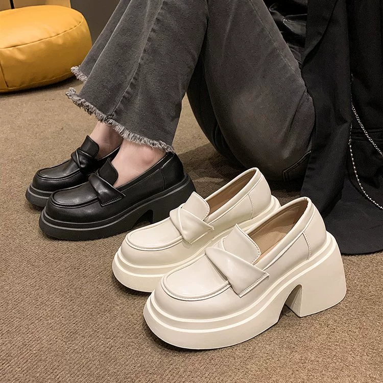 Лоферы на толстой подошве в британском стиле, женская обувь на высоком каблуке, новинка 2024, модные маленькие кожаные туфли без шнуровки на толстой подошве