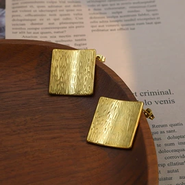 项链;耳环;戒指