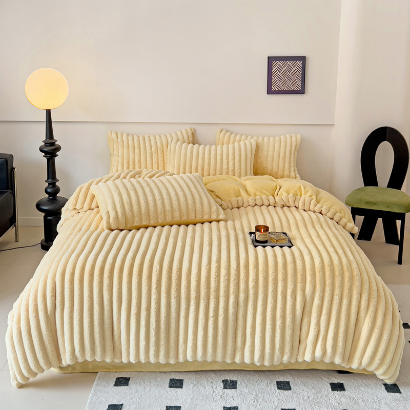 Luxury Rabbit Faux Fur Four Piece Bedding Set With Fleece Sheets_voghion.com