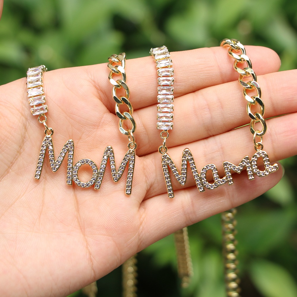 Letters Mom Necklace Mother's Day Retro Copper Collarbone Chain display picture 6