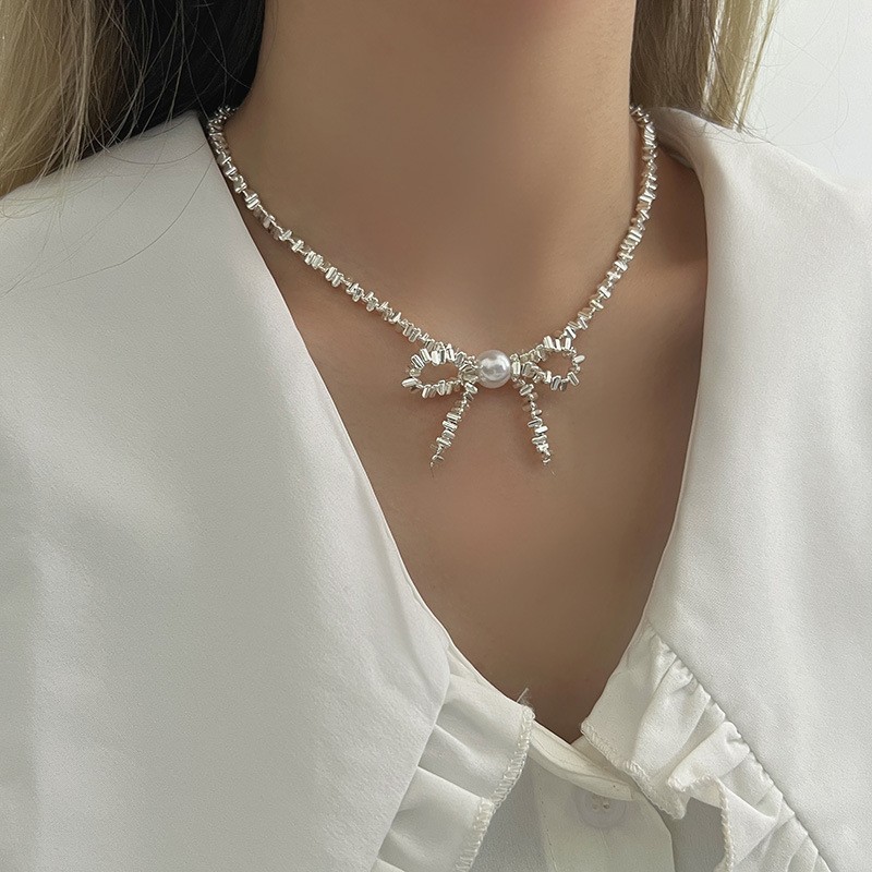 日常的に多用途な S925 スターリングシルバー アクアマリン バタフライ ネックレス、女性用、色あせしない、ニッチなハイエンドの軽い高級鎖骨チェーン、新しい|undefined