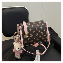 �羳���s�������ٴ�ƴɫ�μ�����Ů��2026�¿��ϻ��͹�б��С����