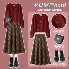 冬季穿搭一整套2025新款大码女装减龄针织毛衣配格子半身裙两件套