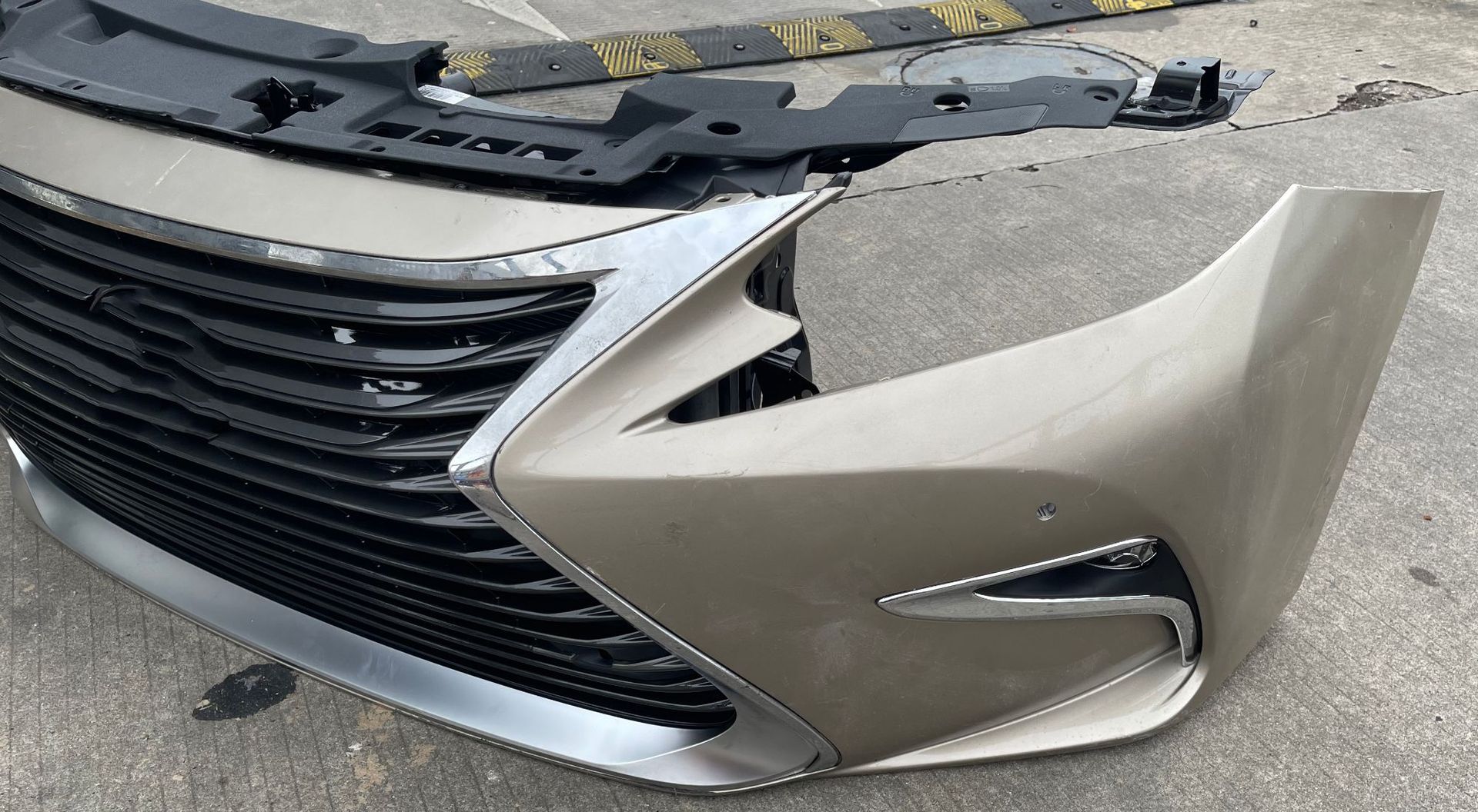 Suitable for Lexus Es250 Xv60 Front Grille, Front Bumper, Front Nose Assembly