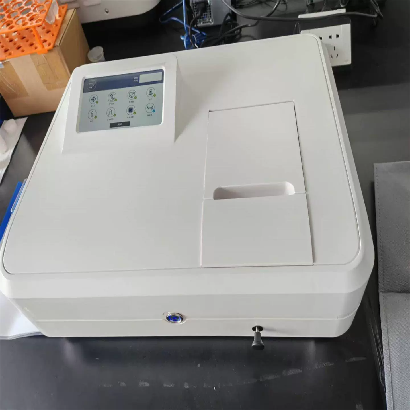 Цена договорная — Ультрафиолетовый видимый спектрофотометр Модель: KM1-L6 Номер библиотеки: M409828