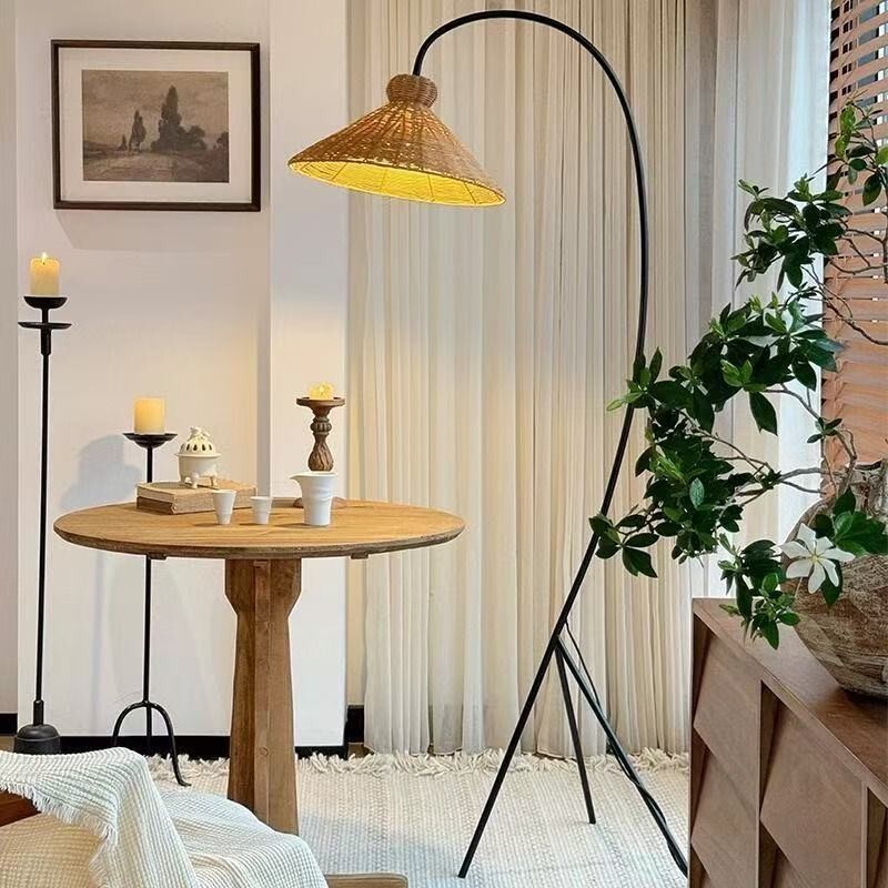 2025 New Model Rattan Floor Lamp for Living Room Next to the Sofa, French Retro Vintage Style, High-End Ambiance Fishing Lamp