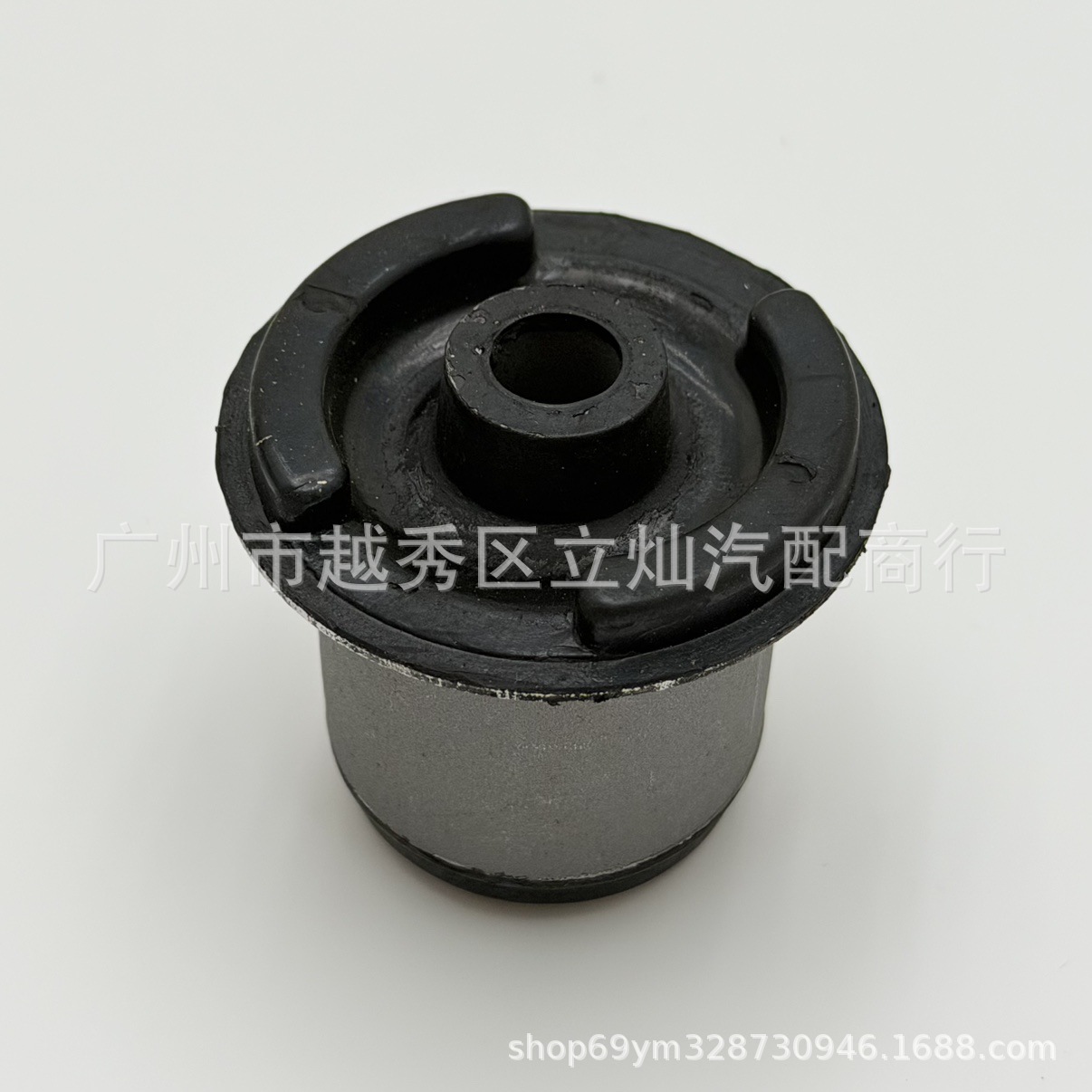 Suitable for Hummer H2 03-09 Front Axle Rubber Sleeve, Front Differential Rubber Sleeve, Fixed Front Axle Rubber Pier 88963599