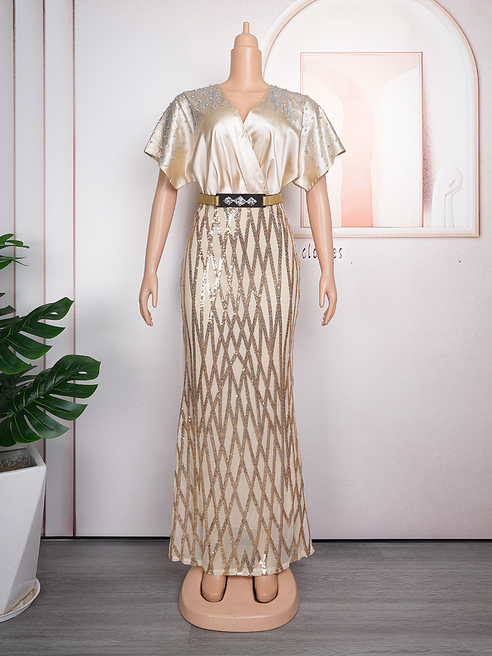 Elegant Women's Evening Dress With Decorative Beads And Diamonds_voghion.com