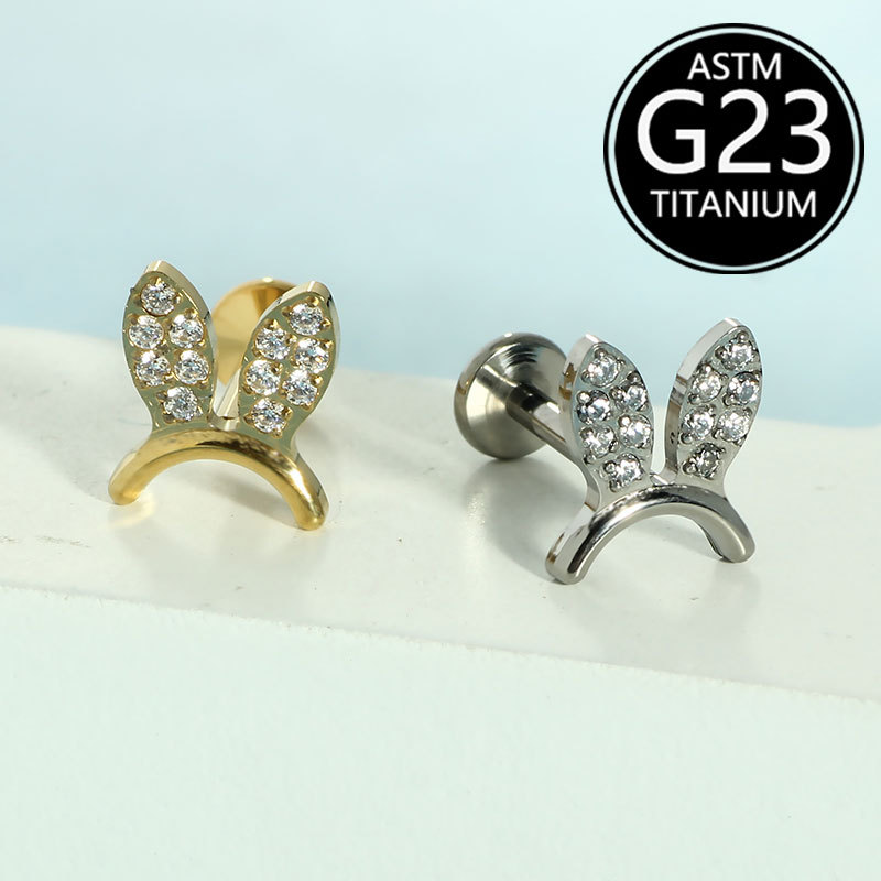 Pointed titanium steel lip stud product view