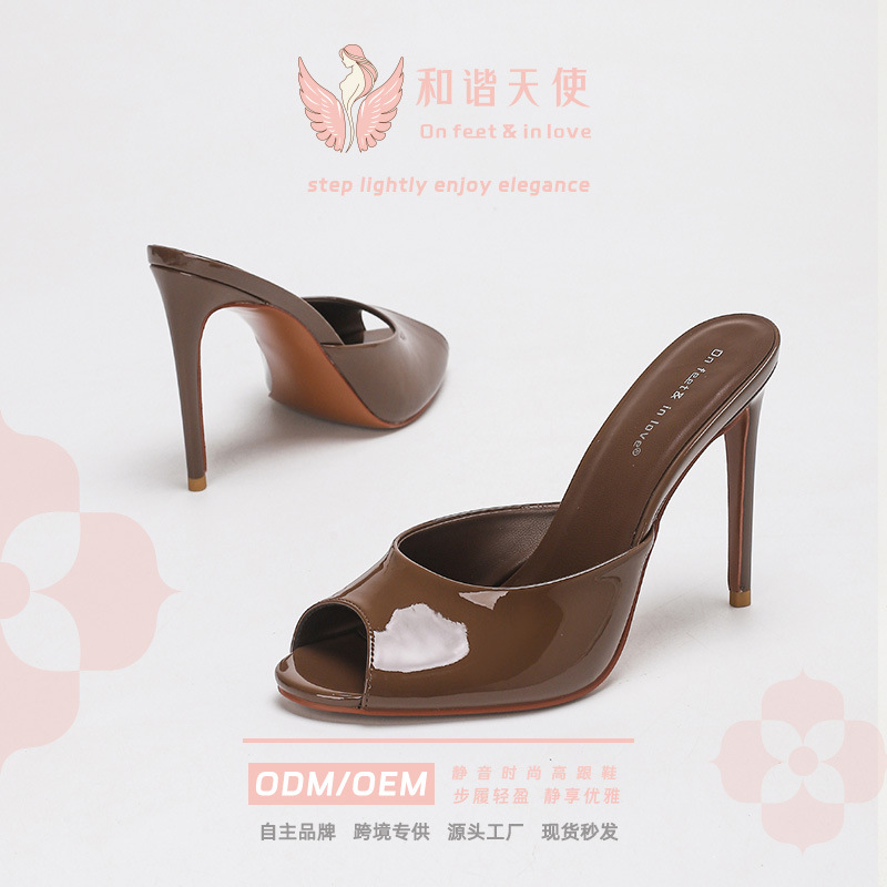 fashionable sandals heels