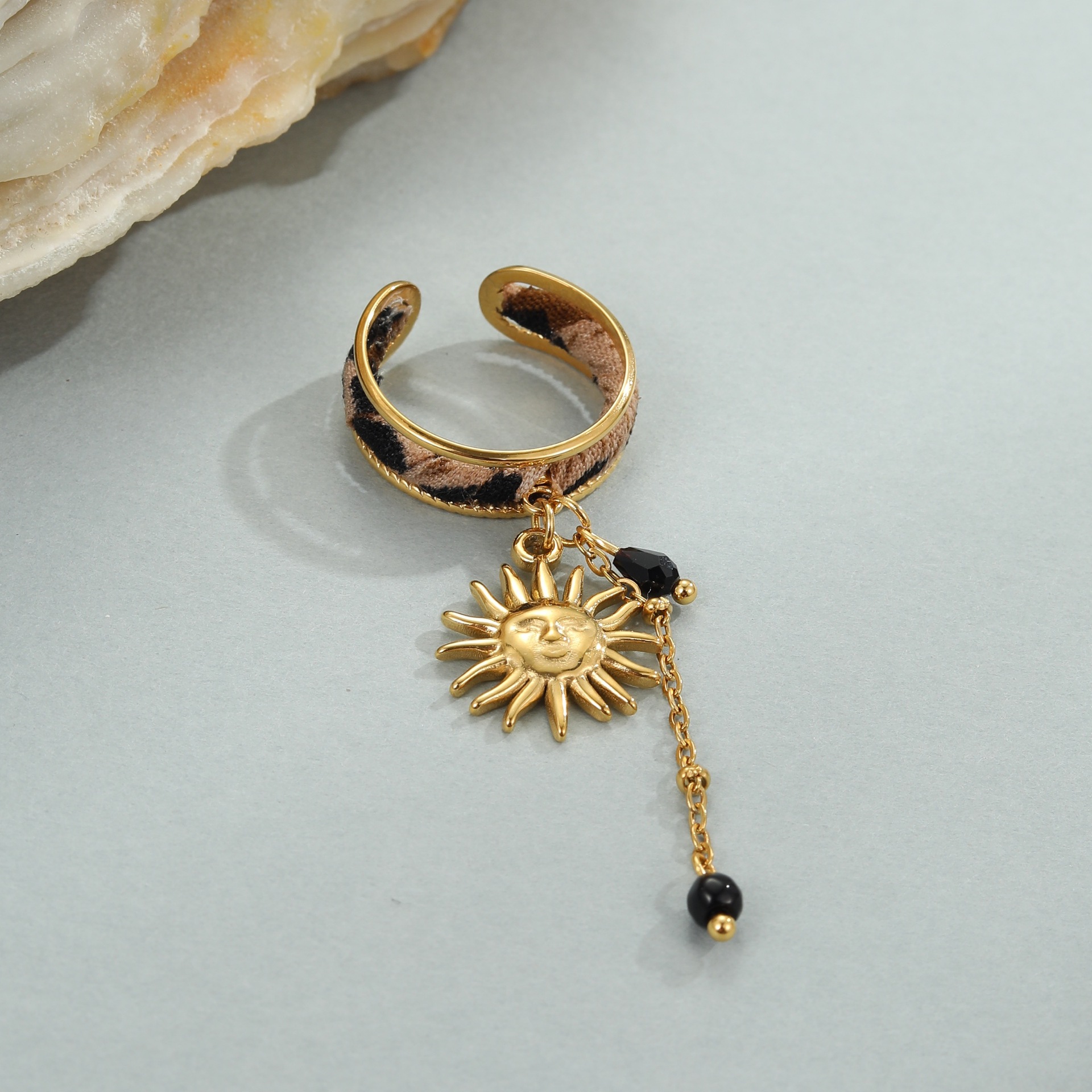 Serie di gioielli con stampa leopardata, orecchini ad anello, orecchini a bottone, collana, ciondolo Love Sun, orecchini in acciaio inossidabile, anello in acciaio al titanio, gioielli per le orecchie_voghion.com