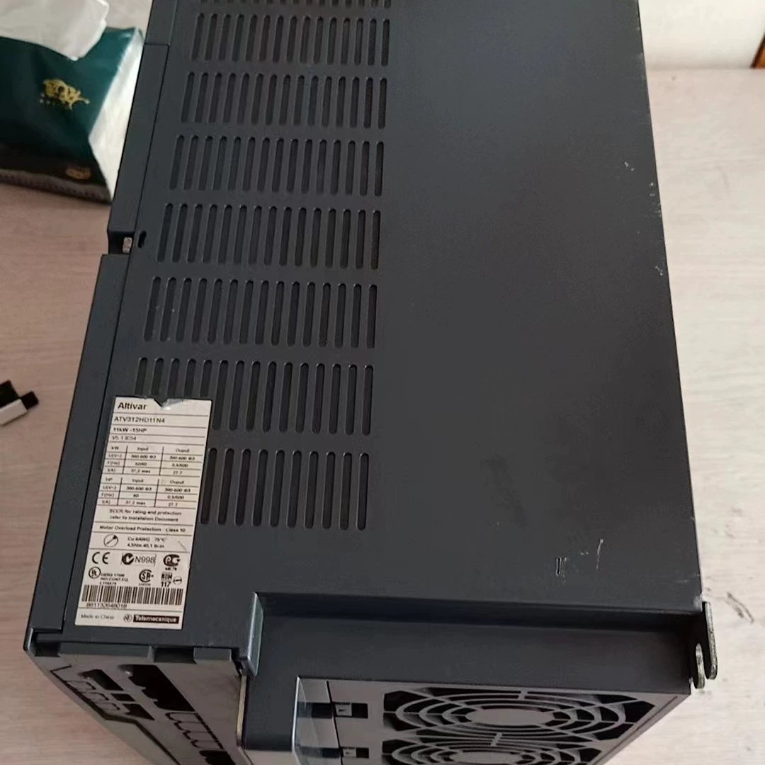 IINT разъединитель выключатель iINT125 3P 32A A9S68332 подлинный спот