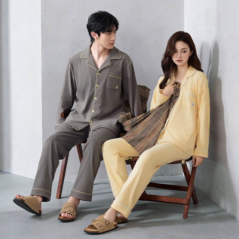 Pajamas de pareja para mujeres 2025 otoño y invierno caliente catiónico de lana cardigan de manga larga calentamiento ropa de hogar para hombres set
