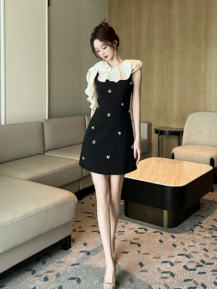 Đầm ôm body nữ kiểu Pháp viền xếp nếp đính kim cương giả eo — Màu đen