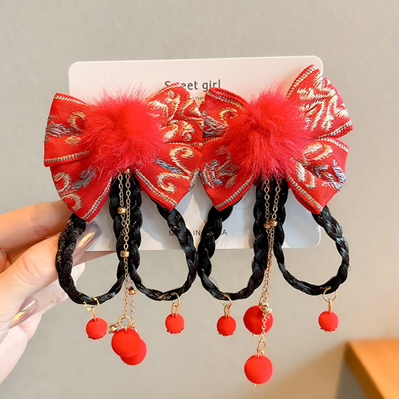 11 estilo antiguo con trenza de bola de pelo rojo