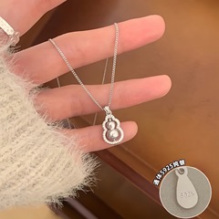 新しい 925 スターリングシルバー回転可能なひょうたんネックレス女性のための新しい中国風の国家トレンド Fulu ペンダント多用途気質鎖骨チェーン