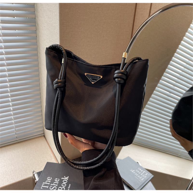 Women's Bag 2024 New High-end Simple Western-style Handbag Daily Commuting Crossbody Small Square Bag Foreign Trade Tote Bag