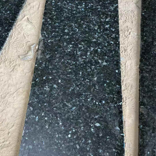 �G����Ȼ�����Ҵ���ʯ��Ĺ�����ʯ̨�����̤������