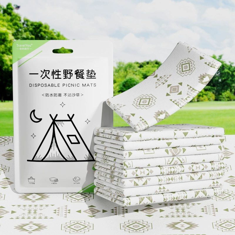 Одноразовый коврик для пикника, утолщенный, большого размера, водонепроницаемый, для домашнего использования, детских прогулок на природе, пикников, складной и портативный.