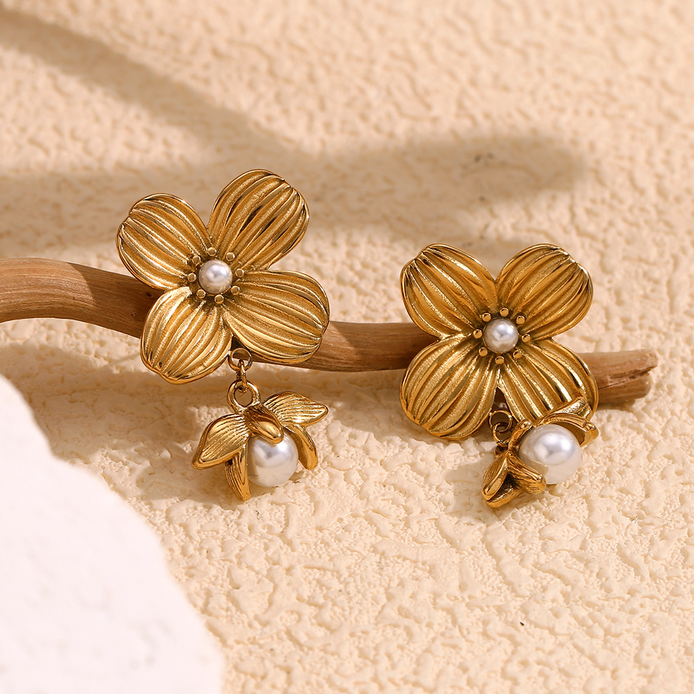 Stainless Steel Flower Imitatio Pearl Earrings