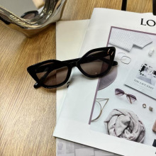 2025新款猫眼三角形美式复古墨镜女潮街拍时髦凹造型太阳镜显脸小