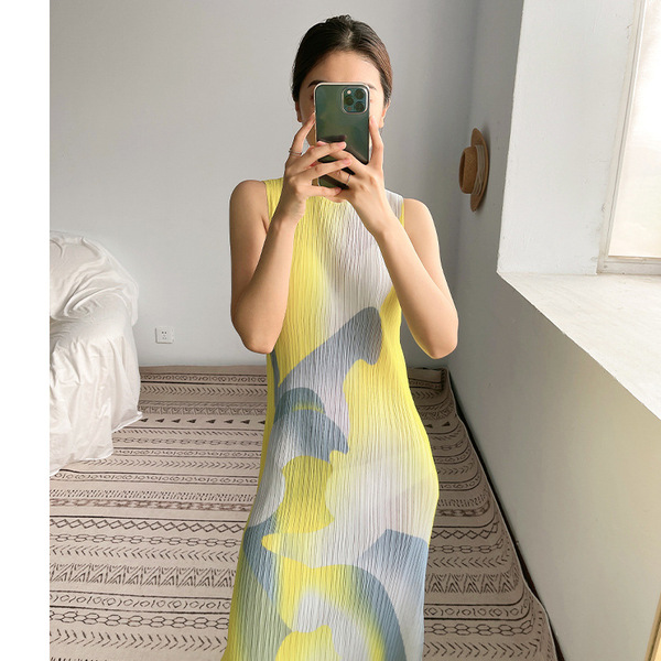 Long fitted summer dress