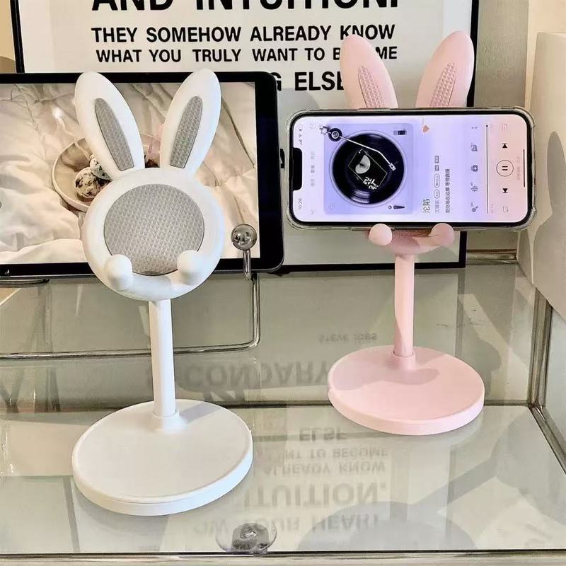 ウサギちゃんの携帯電話のデスクトップスタンドが可愛いです。|undefined
