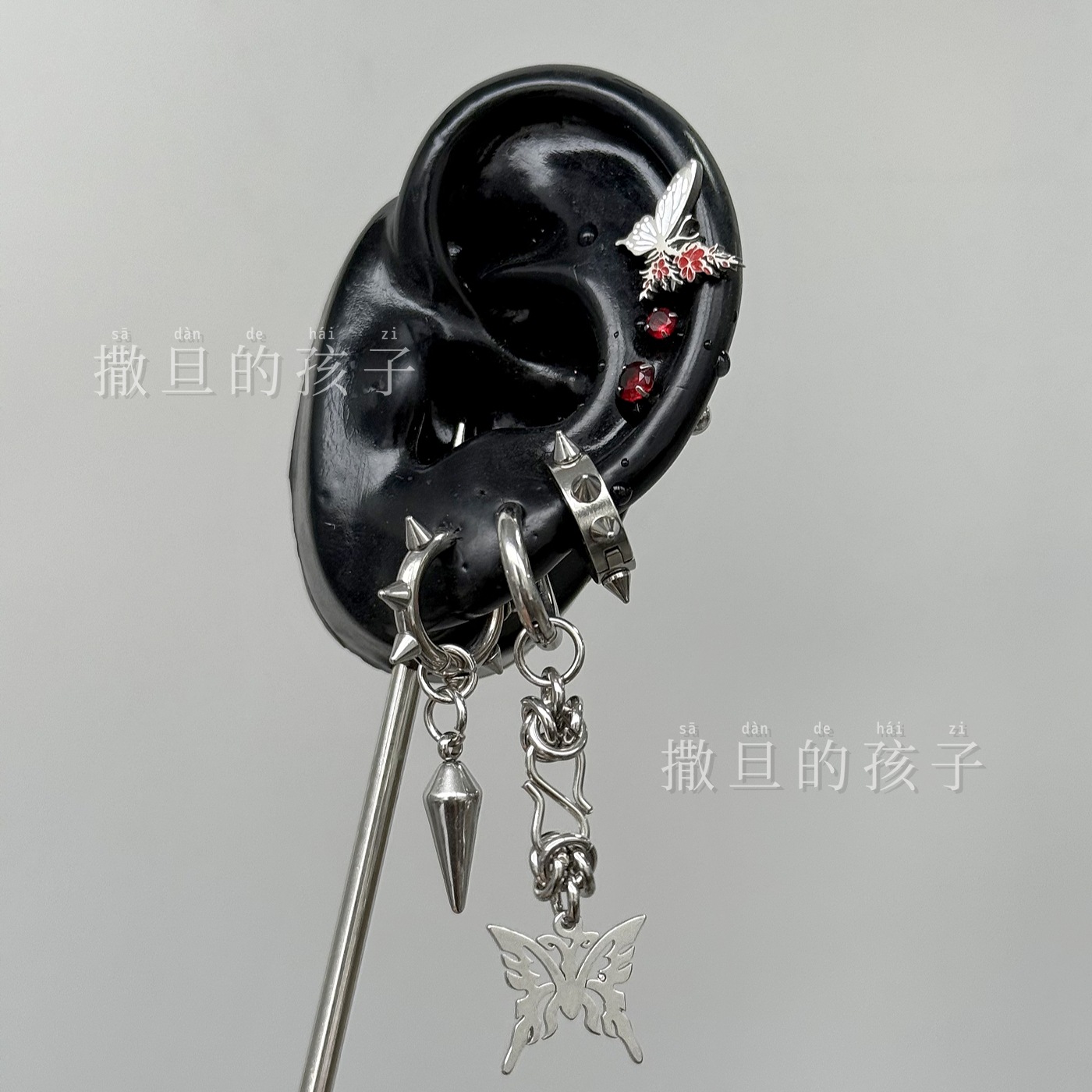 Silver pointed spike labret stud material detail