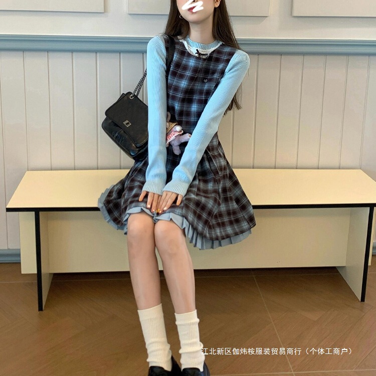 College Style Blue Plaid Vest Dress for Girls Early Autumn 2025 New Petite Fragrant Short Skirt Suit