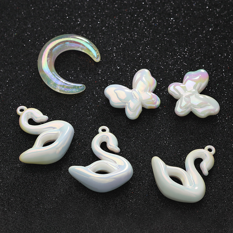 精美卡通公仔树脂天鹅蝴蝶月亮钥匙扣可爱时尚吊坠包包挂件小礼品