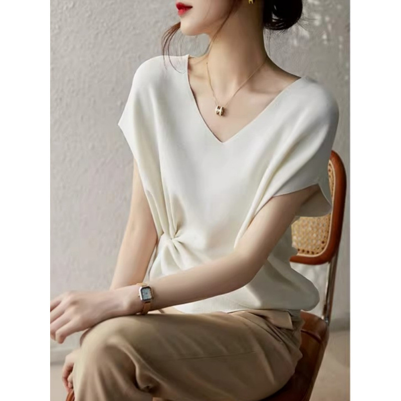Summer Thin Solid Color V-Neck Knit Top for Women, Stylish, Comfortable, Lightweight, Casual Ice Silk Short-Sleeve T-Shirt Summer Thin Solid Color V-Neck Knit Top for Women, Stylish, Comfortable, Lightweight, Casual Ice Silk Short-Sleeve T-Shirt