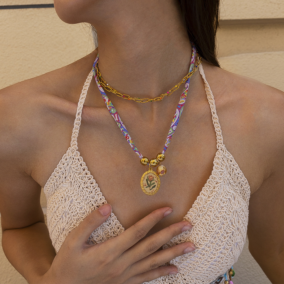 Collar de acero inoxidable TENA Europa y América lujo ligero y alto estilo colgante de flores de color collar joyas explosivas transfronterizas