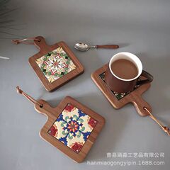 日本式の花れんがの実木の食事は台所の砂の鍋を敷きます。