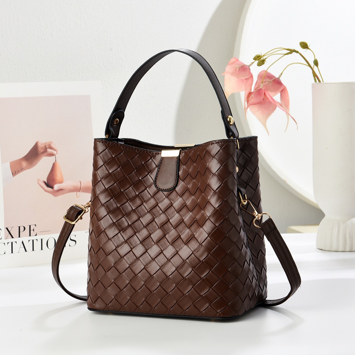 Temperamento bolsas de cubo bolsas de mano de estilo casual bolsas de mujer bolsas de hombro de moda bolsas de mochila transfronterizas image 12