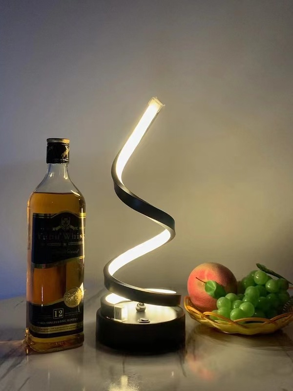 バーテーブルランプ LED充電式テーブルランプ ダイニングバー カフェ ライブハウス 雰囲気ランプ リモコン付き クリアバーテーブルランプ|undefined