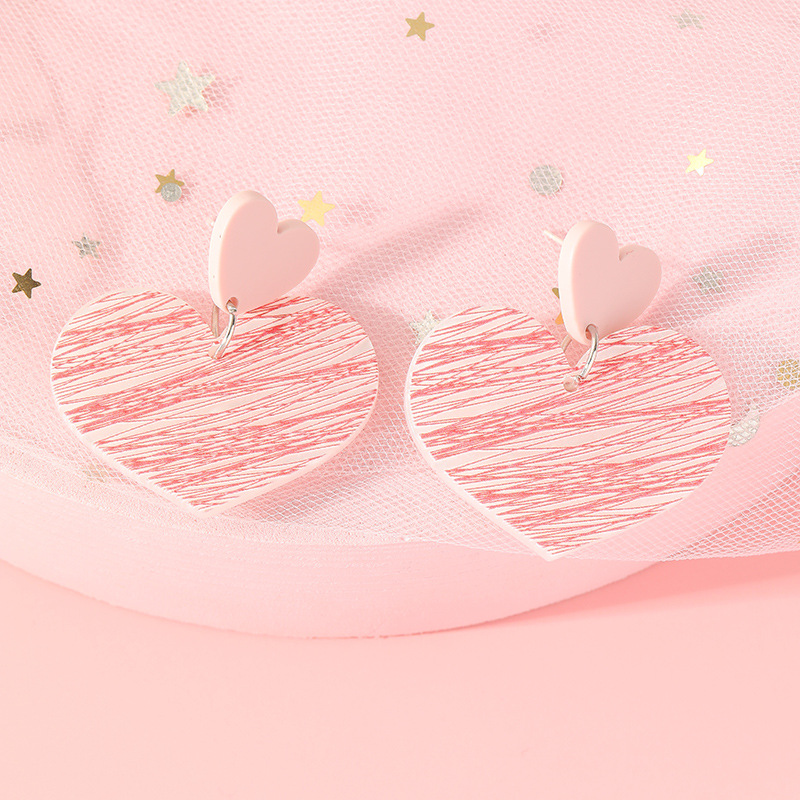 Simple Retro Embossed Graffiti Love Fashion Temperament Heart-shaped Earrings display picture 3