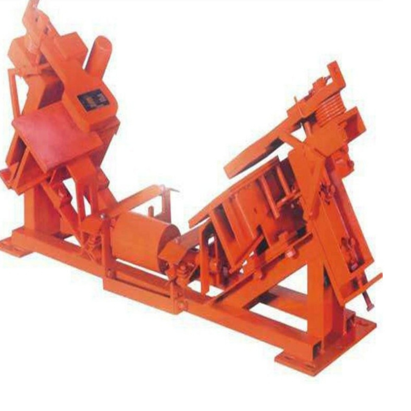 La captura de doble rueda superior e inferior del transportador es segura y estable para evitar la pérdida de control y prolongar la vida útil del transportador de cinta