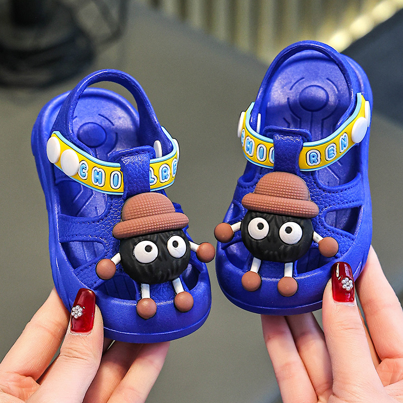 Sandálias para bebés para hombres 2025 nuevos bebés de 1 - 3 años, zapatos para niños suaves, bolsas antideslizantes, lindos bebés para usar fuera