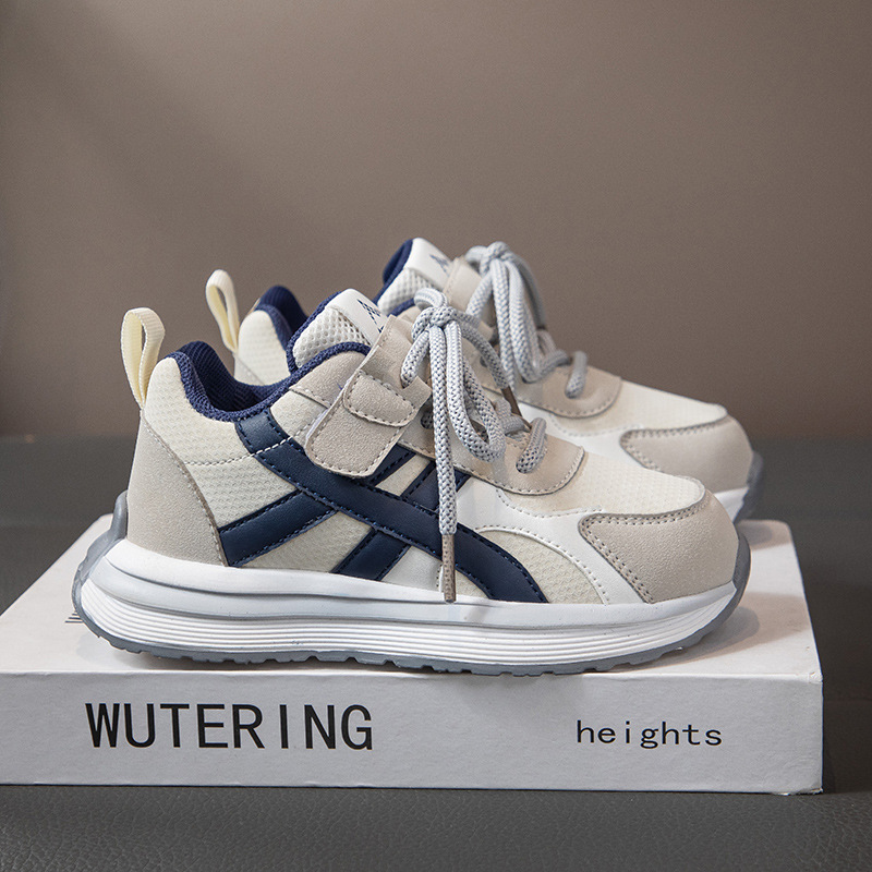 Zapatos deportivos para niños 2025 primavera y otoño nuevos zapatos de running de suela suave para niños zapatos casuales para niños grandes zapatos de skate