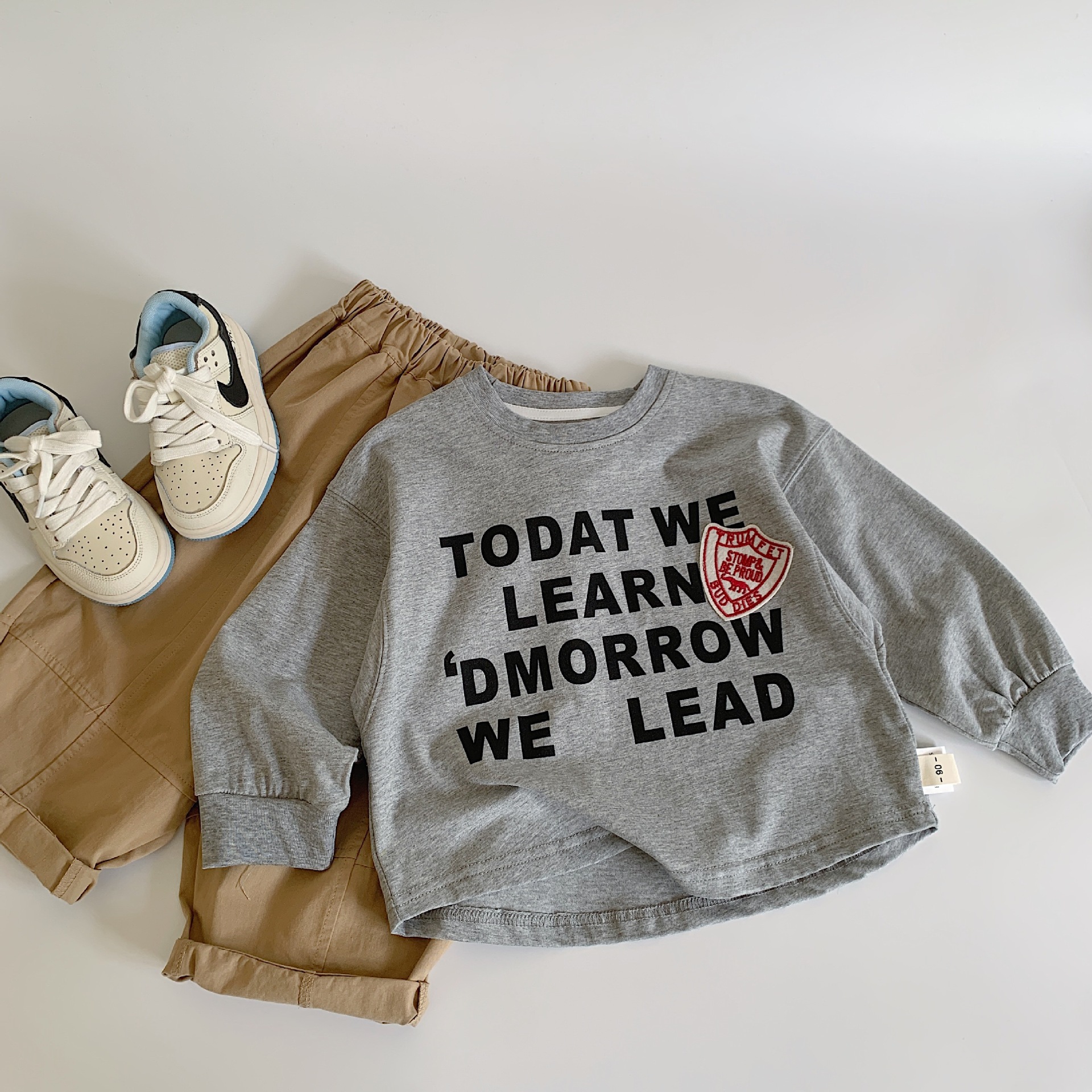 Camiseta infantil Mai Bao2025 primavera ropa de algodón para niños niños bebés camiseta legging casual de manga larga nueva tendencia de camiseta superior