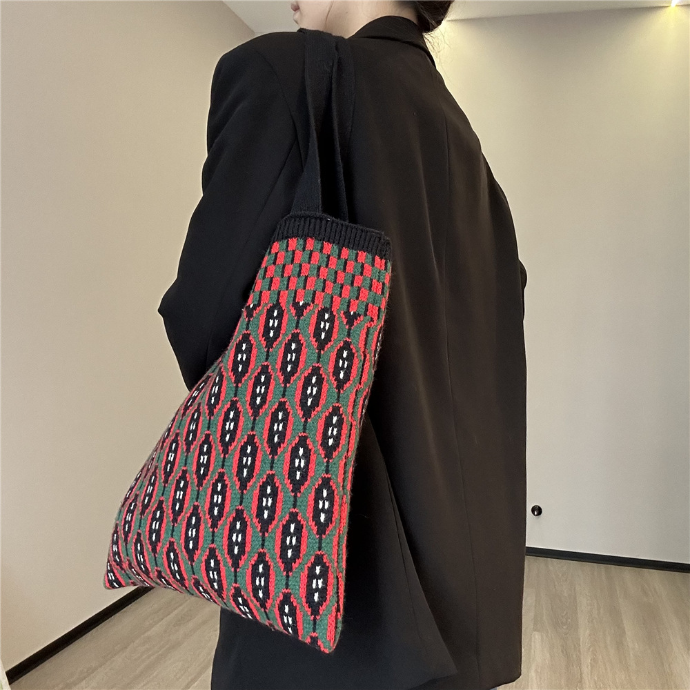 Women's Medium Knit Geometric Vintage Style Open Shoulder Bag display picture 7